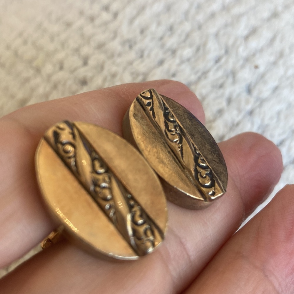 Flexlet USA gorgeous patina oval Florentine brass cufflinks.